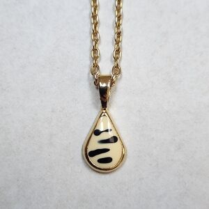Teardrop Black Striped Pendant Gold Chain Necklace 18.25"